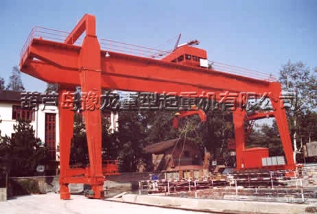 門(mén)式出渣自動(dòng)翻車(chē)機(jī) 